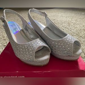 Girls dress shoe wedges